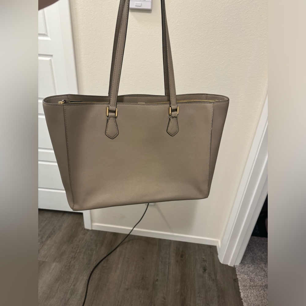 Tory Burch Beige Shoulder Bag - Picture 2 of 9